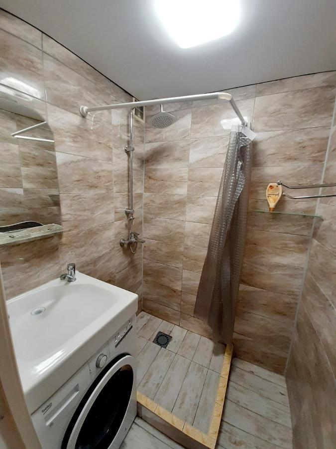 2 Комнаты В Центре Солнечная Галлерея,Мэтро,Сильпо,Кб75 Тысячка Krivoy Rog Exterior foto